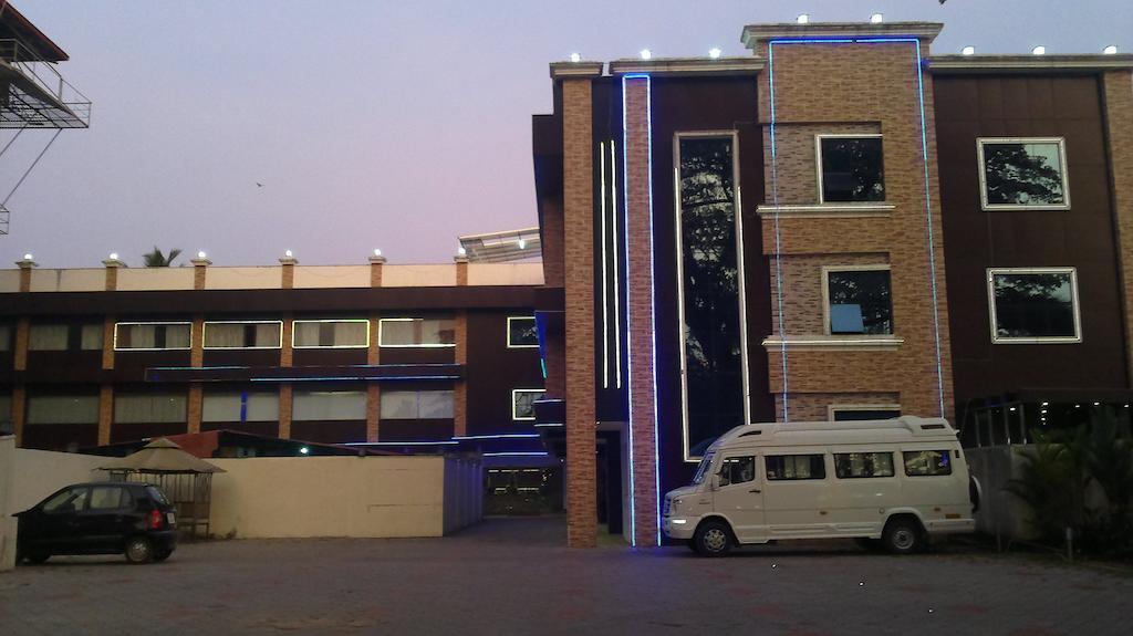 קולאם Hotel Sea Palace מראה חיצוני תמונה